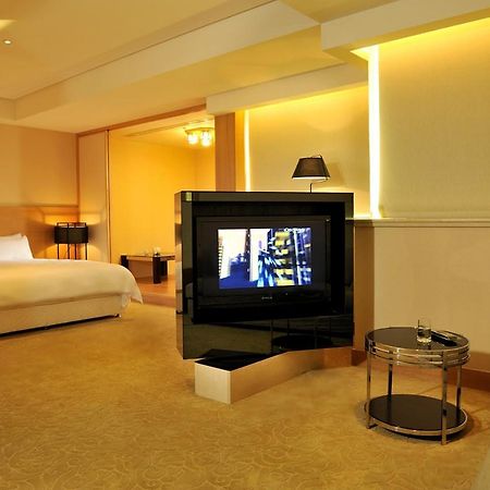Asia Emperor Hotel Tainan Exterior photo
